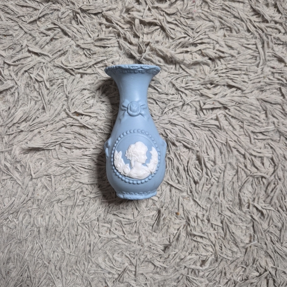 Vase Small Blue Decorative Bud Vase Roses Flowers White Cameo Bows Coquette Cute